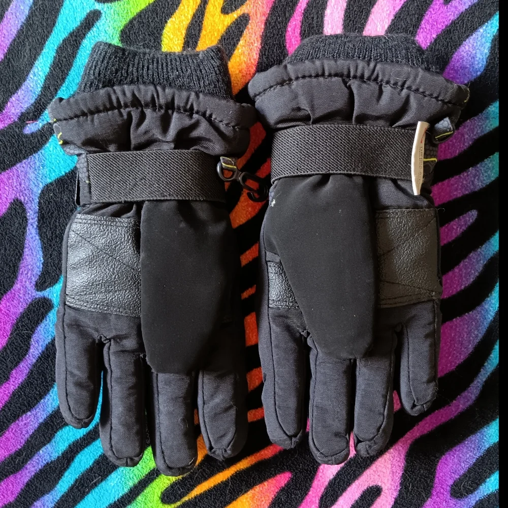 🖤*4/$15* Boys 3M Thinsulate Winter Gloves Mittens Black Small 4/7